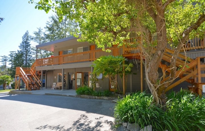 Motel Rooms